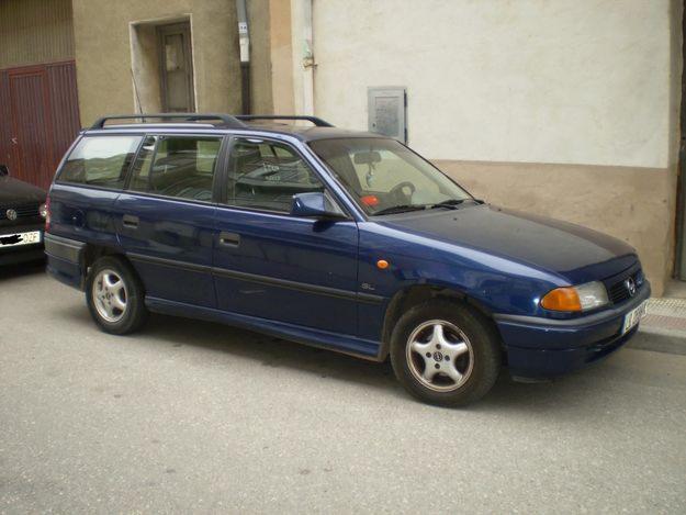 Vendo Opel astra familiar