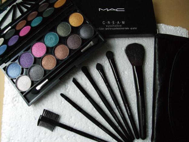 fantastico set de viaje MAC estuche 7 brochas + paleta de 12 sombra de ojos