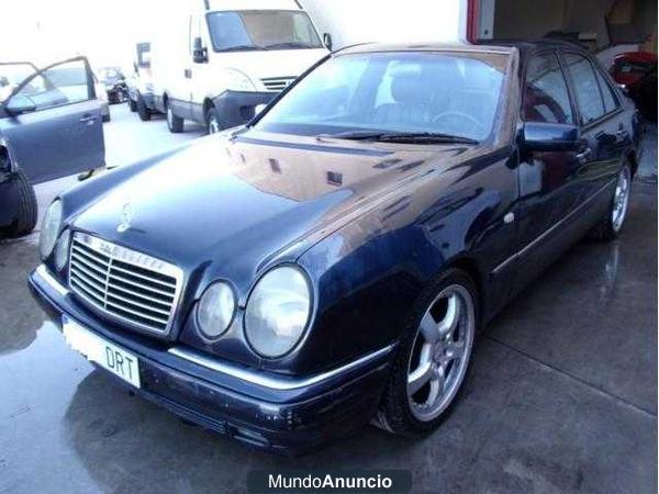 Mercedes-Benz E 300  TD Avantgarde