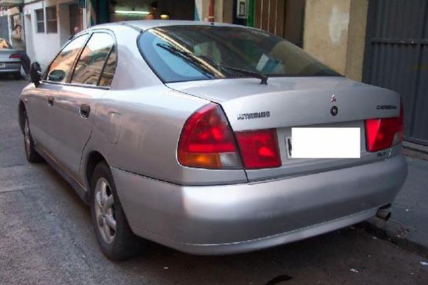 Venta de coche Mitsubishi Carisma 1.8 GLX  115CV '97 en Carabanchel