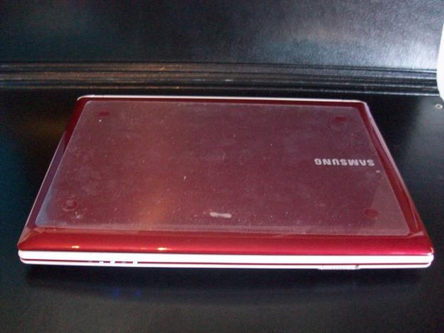 Netbook Samsung N150-JP04, Color Rojo