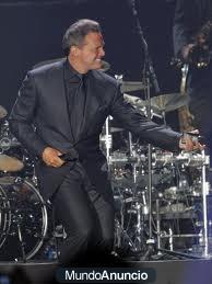 4 x Luis Miguel Viernes 11 de Mayo. Sillas Pista  SP 5 fila 22 y 24   centro escenario! Muy bien situadas!