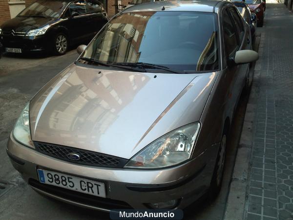 Ford Focus 4 puertas SEDAN (largo) 1.8 TDDI, diesel.