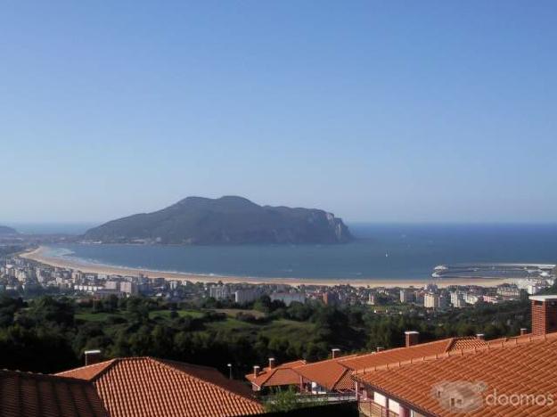 GRAN OPRTUNIDAD VENDO CHALET EN PLAYA DE LAREDO 295000eur,VISTAS AL MAR 250mtr y 650parcela 3plantas