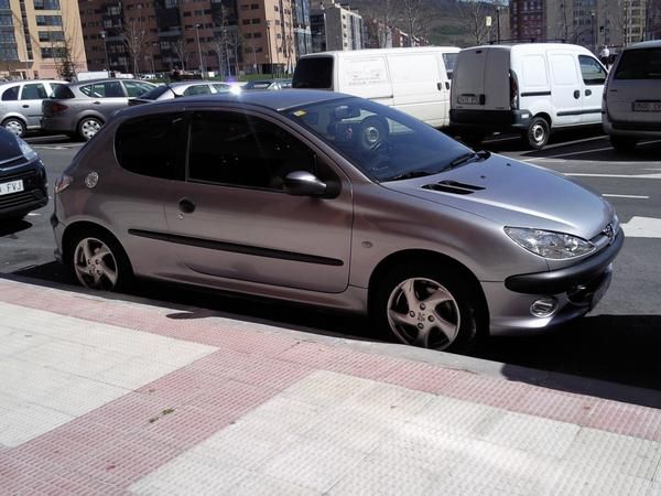 se vende peugeot 206