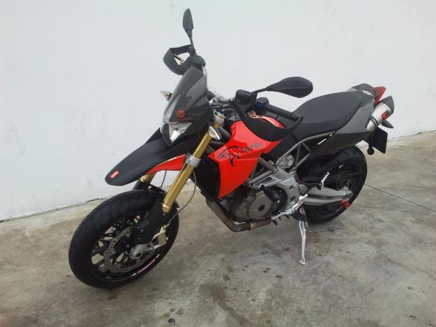 Aprilia SMV Dorsoduro 750  del año  2009 con  15.000 kms