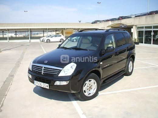 Ssangyong Rexton 270 Xdi Plus Profesional 5p.4X4 AÑO 2005 EL COCHE ESTA CHODADO LADO DE ACONPAÑANTE ALETA Y PARACHOQUES