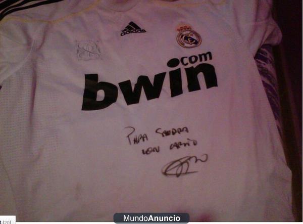 CAMISETAS FIRMADAS X FUTBOLISTAS DEL REAL MADRID