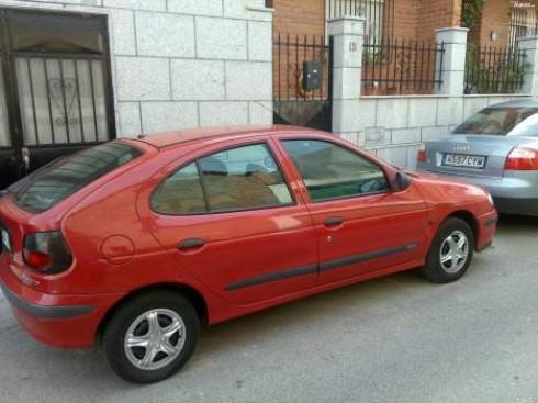 Vendo renault megane 1.6 rojo impecable