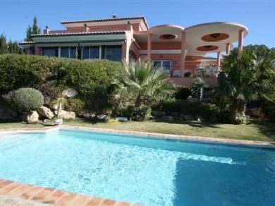 Chalet con 4 dormitorios se vende en Benalmadena Costa, Costa del Sol