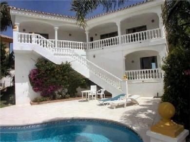 Chalet con 4 dormitorios se vende en Mijas Costa, Costa del Sol