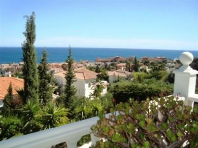 Chalet con 2 dormitorios se vende en Estepona, Costa del Sol