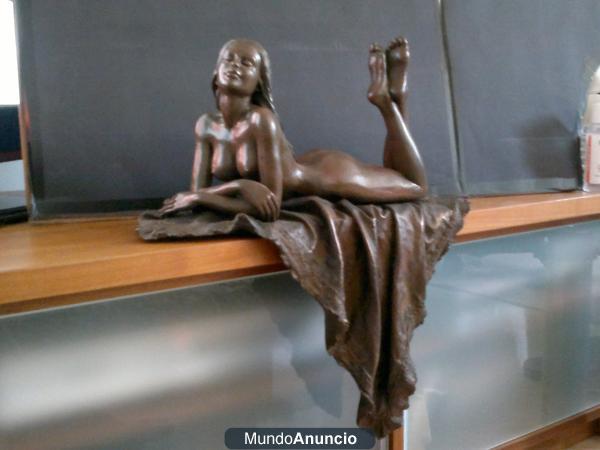 Escultura en Bronce de Chica desnuda - Manuel Vidal Torrens