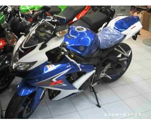 SUZUKI GSX R600