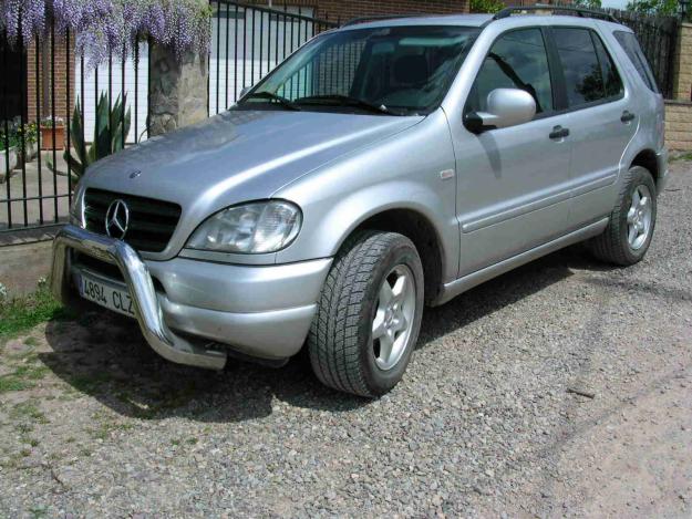 Vendo Mercedes ml 270, automatico, enganche, techo solar, bien cuidado.