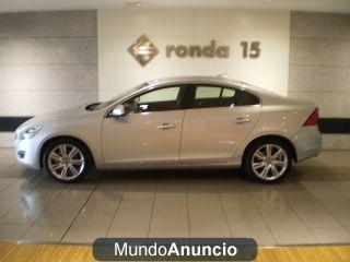 Volvo S60 D3 MOMENTUM