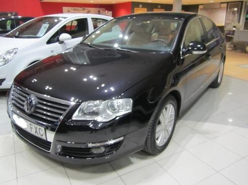 Volkswagen Passat 2.0tdi  dsg highline+cuero+navegador gps+techo solar+xenon+parktronic+dvd