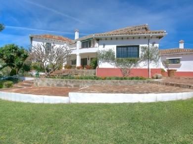 Chalet con 7 dormitorios se vende en Benalmadena Costa, Costa del Sol