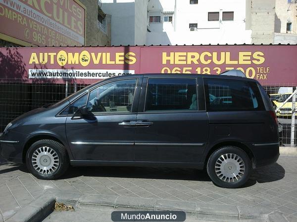 Lancia Phedra 2.2JTD 16v 7 PLAZAS Executive + NAVEGADOR-- ACEPTO CAMBIO 5500 €