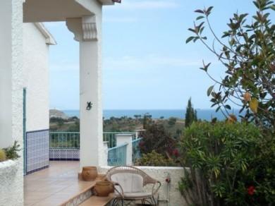 Chalet con 4 dormitorios se vende en Benajarafe, Costa del Sol