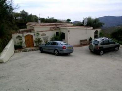 Chalet con 3 dormitorios se vende en Sedella, Axarquia