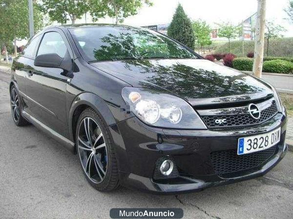 Opel Astra GTC 2.0 T OPC