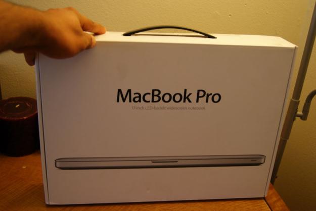 10 x MACBOOK PRO 17 2.2GHZ i7, 8GB, 1TB HDD