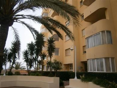 Apartamento con 2 dormitorios se vende en Estepona, Costa del Sol