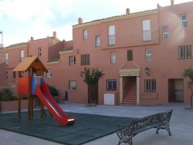 Apartamento con 3 dormitorios se vende en Estepona, Costa del Sol