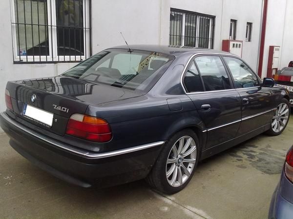 BMW  Modelo 740 I