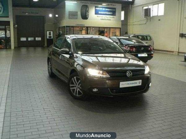 Volkswagen Jetta 1.6 TDI 105cv DSG Sport