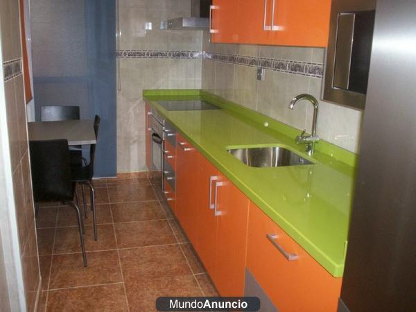 SE VENDE COCINA COMPLETA CON GARANTIA