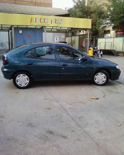 vendo renault megane 2.0 alize gasolina con 150.000 km en en perfecto estado