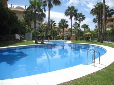 Apartamento con 2 dormitorios se vende en Fuengirola, Costa del Sol