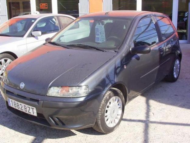 Comprar coche Fiat Punto 1.2 16V '02 en Blanes