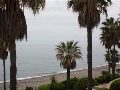 Apartamento con 2 dormitorios se vende en Estepona, Costa del Sol