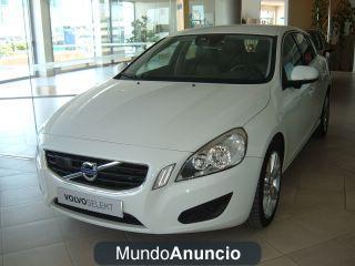 Volvo V60 D5 AWD AWD MOMENTUM / SAFETY