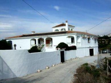 Chalet con 5 dormitorios se vende en Nerja, Costa del Sol, Axarquia