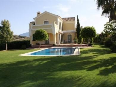 Chalet con 4 dormitorios se vende en Estepona, Costa del Sol