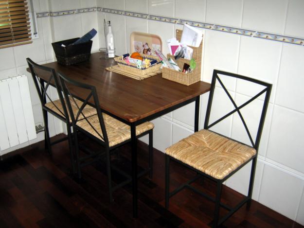 Mesa de cocina con 3 sillas