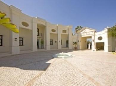 Chalet con 7 dormitorios se vende en Marbella, Costa del Sol