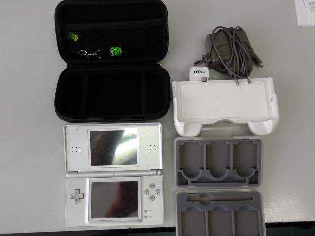 Nintendo DS lite plata