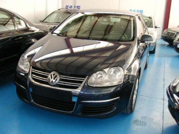 Venta de coche Volkswagen JETTA 2.0 TDI 140 CV '05 en Villajoyosa