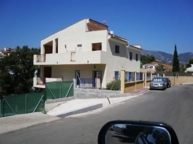 Chalet con 8 dormitorios se vende en Fuengirola, Costa del Sol