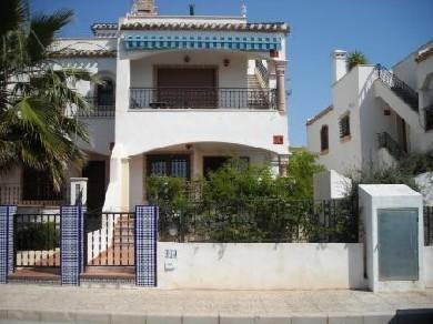 Apartamento con 2 dormitorios se vende en Villamartin, Costa Blanca