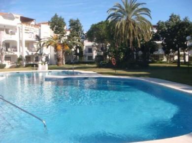 Apartamento con 3 dormitorios se vende en Estepona, Costa del Sol