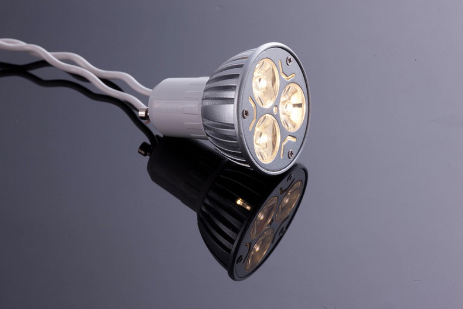 Bombilla Led, casquillo gu10, 200 lumens, 3 leds, luz cálida 2700