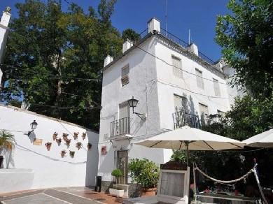 Chalet con 6 dormitorios se vende en Marbella, Costa del Sol