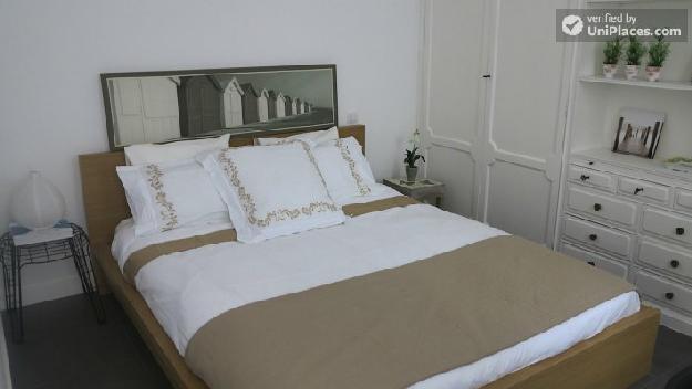 Recently renovated 1-bedroom apartment in posh Salamanca