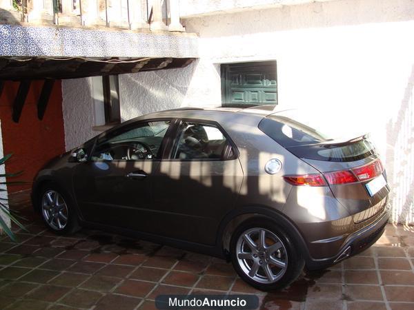 VENDO COCHE HONDA CIVIC 5P. 1.8 I-SHIFT EXECUTIVE